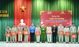 Thắp sáng ước mơ hoàn lương