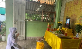 Tham gia chống dịch không thể về, 'chiến sĩ áo trắng' chịu tang mẹ từ nơi xa