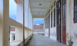 Trường tiền tỷ bỏ hoang 10 năm