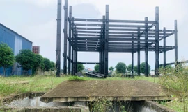 Tổ hợp khách sạn trên ‘đất vàng’ sau 7 năm vẫn dở dang