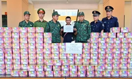 Tự chế khoang xe khách vận chuyển 212kg pháo qua biên giới