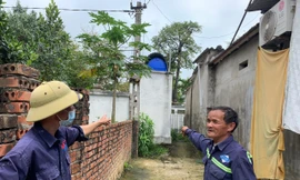 Dân ‘mất đường’ do đền thờ làm cổng chắn ngang: Chính quyền chỉ đạo kiểm tra