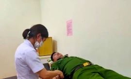 Trung úy công an hiến máu cứu sản phụ trong đêm