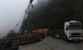 Sạt lở đường lên Cửa khẩu Cầu Treo