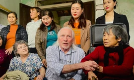 Cựu binh Mỹ vượt hơn 13.000km đến Hà Tĩnh trao trả cuốn nhật ký cho gia đình liệt sĩ