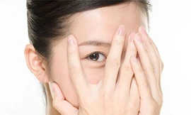 Bốn chiêu bảo vệ mắt ngày hè