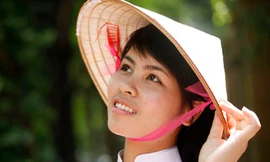 Cô giáo tương lai dự thi Người đẹp xứ Trà