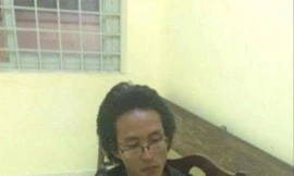 Khởi tố thanh niên vác mã tấu chém hàng loạt kính ô tô trên đường