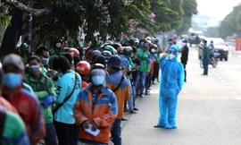 Mở rộng khung giờ xét nghiệm cho nhân viên giao hàng tại TPHCM để tránh quá tải