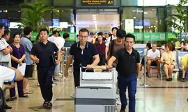 Hàng chục CSGT 'mở đường' cho trái tim hiến tặng đi xuyên Việt cứu người 