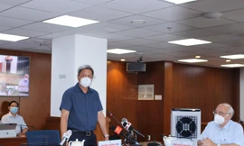 Thứ trưởng Bộ Y tế nói về việc sẽ thu hồi chứng chỉ hành nghề bác sĩ bỏ chống dịch?