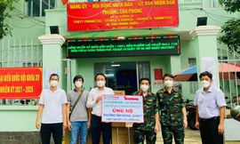 Bác sĩ chia sẻ tin vui khi tiếp nhận vật tư y tế bạn đọc hỗ trợ