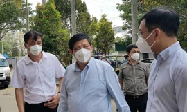 Mượn thiết bị y tế của tư nhân để chống dịch COVID-19