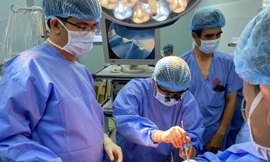 Chỉ đau tức hông nên chủ quan không đi khám, cụ ông bất ngờ phải cấp cứu mới biết mình mắc ung thư 