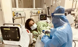 Bệnh nhân mắc COVID-19 bị thủng ruột vì uống thuốc nguyên vỏ