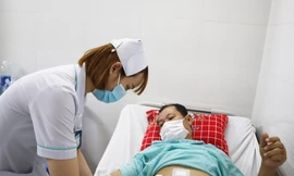 Bác sĩ bỏ sót chấn thương, người đàn ông phình bụng như mang bầu