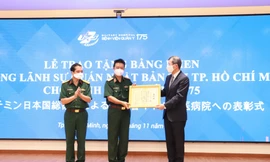 Nhật Bản tặng bằng khen cho Bệnh viện Quân y của Việt Nam