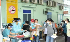 TPHCM đã qua đỉnh dịch do biến chủng Omicron hay chưa?