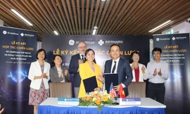Hệ thống y khoa chuyên sâu quốc tế Bernard hợp tác với công ty công nghệ y tế hàng đầu của Mỹ