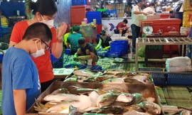 Ngăn chặn giá hàng hóa 'té nước theo mưa' khi tăng lương