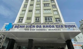 Nữ bệnh nhân nước ngoài sốc nhiễm trùng sau hút mỡ bụng