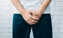 'Cậu nhỏ' của người đàn ông cương cứng kéo dài hàng giờ sau chầu nhậu