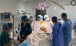 Dùng dòng điện kích thích não sâu 'cứu' người đàn ông 30 năm bị bệnh Parkinson