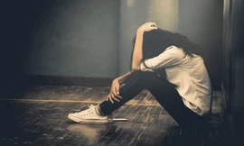 Vụ nam sinh nhảy lầu tự tử: Trầm cảm tuổi học đường, đừng để quá muộn