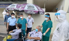 TPHCM: Số ca mắc COVID-19 cao hơn số ca khỏi bệnh, 80% người trong độ tuổi đã tiêm vắc xin