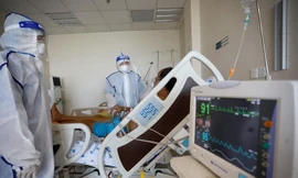 Áp lực khủng khiếp của y bác sĩ điều trị bệnh nhân COVID-19