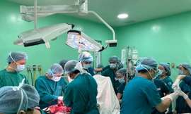 Thai phụ chết lâm sàng vì vỡ tử cung, phẫu thuật hút 3 lít máu từ ổ bụng