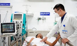 Uống rượu pha cồn công nghiệp người đàn ông nguy kịch 