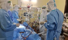 Cải tiến máy ECMO cứu cùng lúc 2 bệnh nhân COVID-19