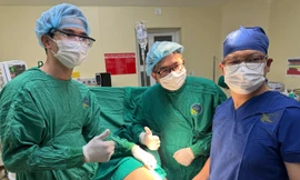 Thanh niên tìm cảm giác lạ trong cơn say khiến 'cậu nhỏ' kẹt trong bạc đạn
