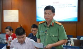 Vượt đèn đỏ nhường đường cho xe ưu tiên có bị xử phạt không?