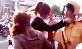 Cô gái 18 tuổi tát CSGT bị xem xét khởi tố