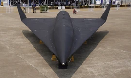 Máy bay do thám WZ-8 tại một triển lãm hàng không. (Ảnh: SCMP)