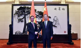 Chủ tịch nước Võ Văn Thưởng hội kiến Uỷ viên trưởng Uỷ ban Thường vụ Đại hội đại biểu nhân dân toàn quốc Trung Quốc Triệu Lạc Tế ngày 17/10. (Ảnh: TTXVN)