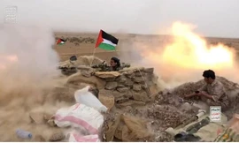 Các chiến binh Houthi bắn lựu đạn chống tăng trong một cuộc diễn tập quân sự gần Sanaa, Yemen, ngày 30/10/2023. (Ảnh: Houthi)