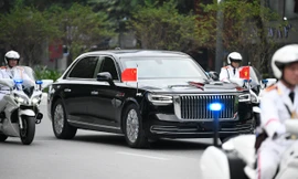 Đoàn xe hộ tống Tổng Bí thư, Chủ tịch Trung Quốc Tập Cận Bình trên đường phố Hà Nội sáng nay
