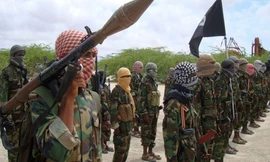 Các thành viên Al-Shabaab trong cuộc diễn tập ở Mogadishu, Somalia, năm 2010. (Ảnh: AP)