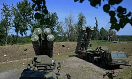Hệ thống S-400 trong một cuộc huấn luyện ở Kaliningrad. (Ảnh: Reuters)