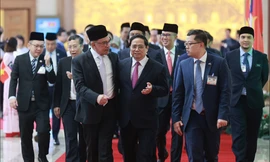 Thủ tướng Phạm Minh Chính và Thủ tướng Malaysia Anwar Ibrahim. (Ảnh: Như Ý)