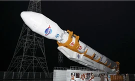 Tên lửa mang vệ tinh trinh sát Malligyong-1 của Triều Tiên lên quỹ đạo ngày 27/11. (Ảnh: KCNA)