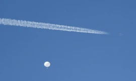 Khinh khí cầu Trung Quốc bay qua Mỹ hồi tháng 2. (Ảnh: AP)