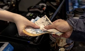 Đồng peso của Argentina bị đánh tụt hơn 50% giá trị. (Ảnh: Getty)