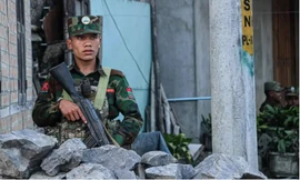 Làm việc suốt ngày đêm để giải cứu hơn 700 người Việt từ vùng chiến sự Myanmar về nước