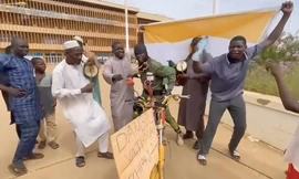 Nhiều người dân Niger cho rằng ECOWAS không hiểu tình hình dẫn đến cuộc đảo chính. (Ảnh: AP)