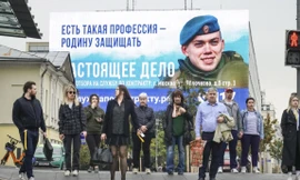 Một áp phích vận động nhập ngũ ở thủ đô Mátxcơva, Nga. (Ảnh: EPA-EFE)