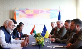 Thủ tướng Ấn Độ Narendra Modi và Tổng thống Ukraine Volodymir Zelensky tại cuộc gặp trực tiếp ở Nhật Bản